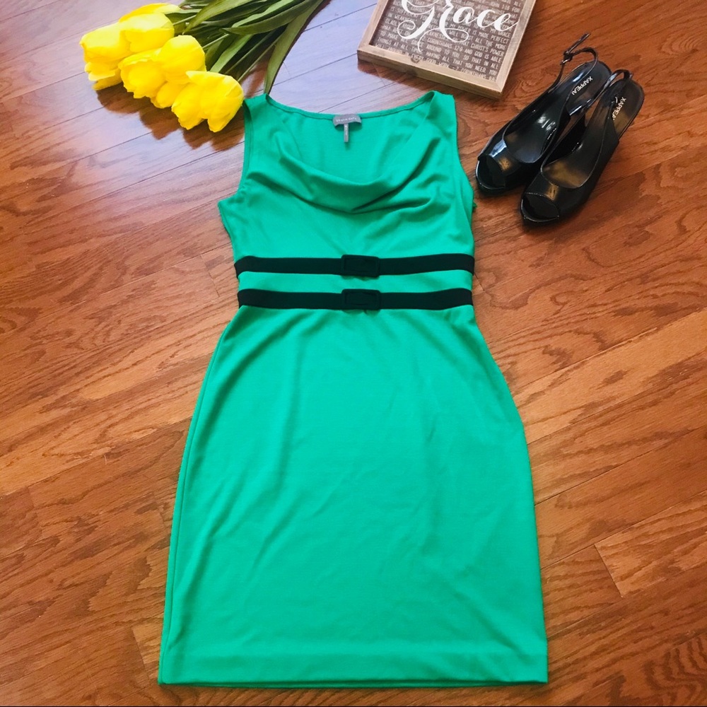 ✔️Kristin Davis Green and Black Dress
